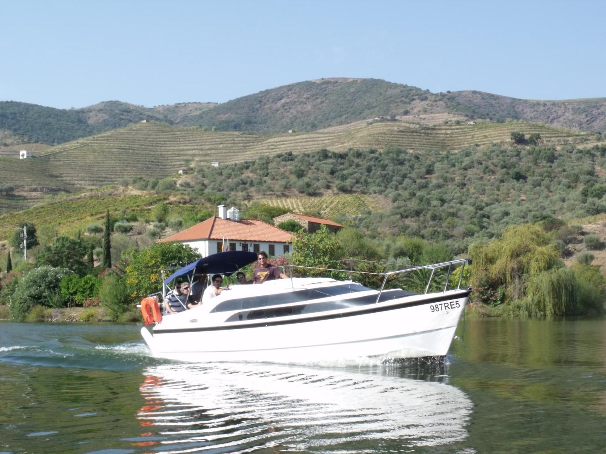 Douro Yacht Charter & Bungalows Sao Joao da Pesqueira Room photo